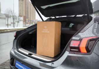 Подержанный автомобиль Zeekr 001 2023 года (11 фото)