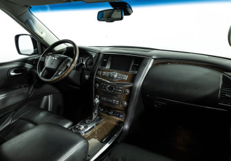 Подержанный автомобиль Infiniti QX80 2014 года (9 фото)