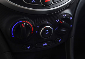 Подержанный автомобиль Hyundai Solaris Sedan 2013 года (13 фото)