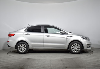 Подержанный автомобиль Kia Rio Sedan 2017 года (4 фото)