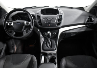 Подержанный автомобиль Ford Kuga 2015 года (14 фото)