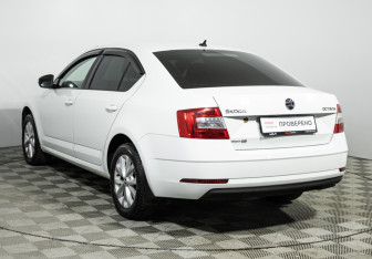 Подержанный автомобиль Skoda Octavia Liftback 2018 года (7 фото)