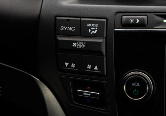Подержанный автомобиль Honda Crosstour 2013 года (18 фото)
