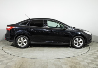 Подержанный автомобиль Ford Focus Sedan 2011 года (4 фото)