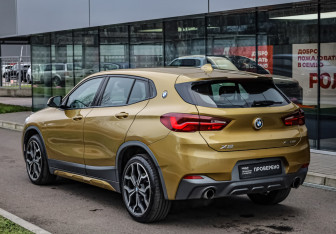 Подержанный автомобиль BMW X2 2020 года (7 фото)