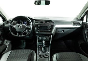 Подержанный автомобиль Volkswagen Tiguan 2017 года (13 фото)
