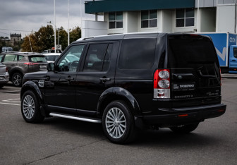 Подержанный автомобиль Land Rover Discovery 2012 года (8 фото)