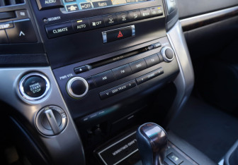 Подержанный автомобиль Toyota Land Cruiser Suv 2008 года (15 фото)