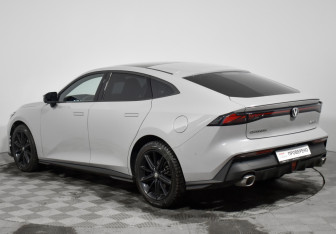 Подержанный автомобиль Changan UNI-V 2024 года (7 фото)