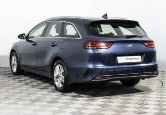 Подержанный автомобиль Kia Ceed Wagon 2019 года (7 фото)
