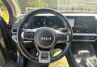 Подержанный автомобиль Kia Sportage 2022 года (11 фото)