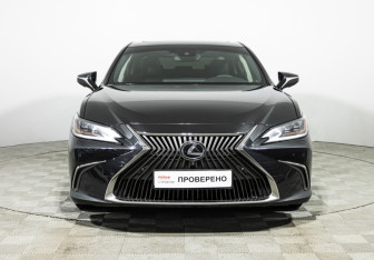 Подержанный автомобиль Lexus ES 2018 года (2 фото)