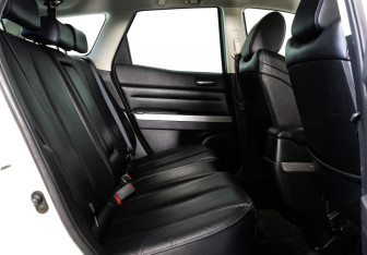 Подержанный автомобиль Mazda CX-7 2011 года (17 фото)