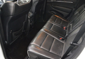Подержанный автомобиль Jeep Grand Cherokee 2012 года (11 фото)