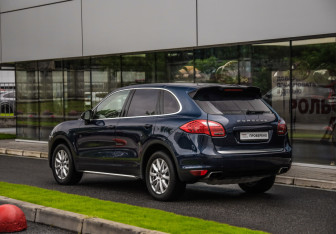 Подержанный автомобиль Porsche Cayenne 2013 года (8 фото)
