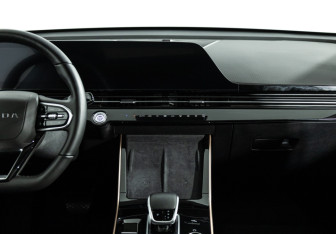 Подержанный автомобиль Omoda C5 2023 года (15 фото)