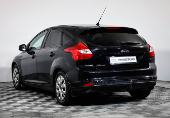 Подержанный автомобиль Ford Focus Hatchback 2012 года (7 фото)