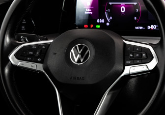 Подержанный автомобиль Volkswagen Golf Hatchback 2020 года (12 фото)