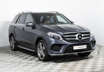 Подержанный автомобиль Mercedes-Benz GLE 2016 года (3 фото)
