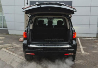 Подержанный автомобиль Infiniti QX80 2019 года (27 фото)