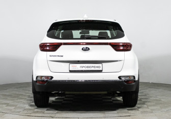 Подержанный автомобиль Kia Sportage 2021 года (6 фото)