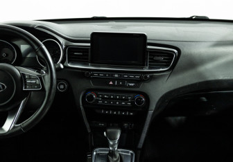 Подержанный автомобиль Kia Ceed Hatchback 2018 года (14 фото)