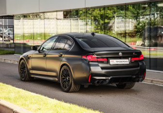 Подержанный автомобиль BMW M5 Sedan 2021 года (9 фото)