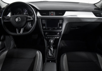 Подержанный автомобиль Skoda Rapid Liftback 2019 года (15 фото)