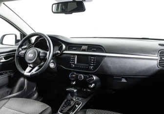 Подержанный автомобиль Kia Rio Hatchback 2018 года (9 фото)