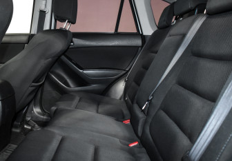 Подержанный автомобиль Mazda CX-5 2016 года (12 фото)