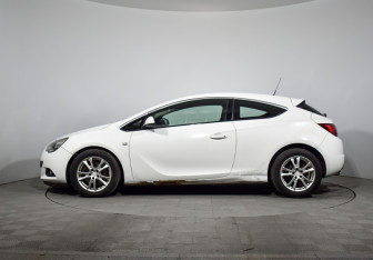 Подержанный автомобиль Opel Astra Hatchback 2013 года (8 фото)