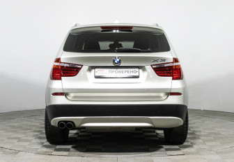 Подержанный автомобиль BMW X3 2011 года (6 фото)