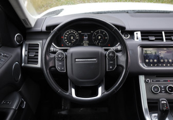 Подержанный автомобиль Land Rover Range Rover Sport 2017 года (11 фото)