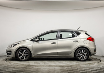 Подержанный автомобиль Kia Ceed Hatchback 2015 года (8 фото)