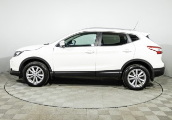 Подержанный автомобиль Nissan Qashqai 2014 года (8 фото)