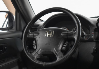 Подержанный автомобиль Honda CR-V 2004 года (15 фото)