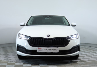 Подержанный автомобиль Skoda Octavia Liftback 2022 года (2 фото)
