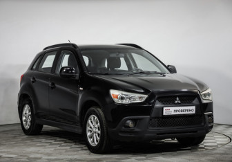 Подержанный автомобиль Mitsubishi ASX 2011 года (3 фото)