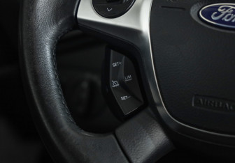 Подержанный автомобиль Ford Kuga 2016 года (12 фото)