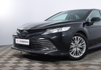 Подержанный автомобиль Toyota Camry Sedan 2018 года (13 фото)