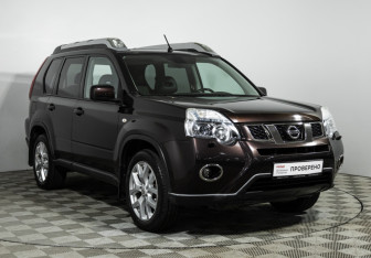 Подержанный автомобиль Nissan X-Trail 2013 года (3 фото)