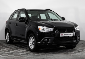Подержанный автомобиль Mitsubishi ASX 2011 года (3 фото)