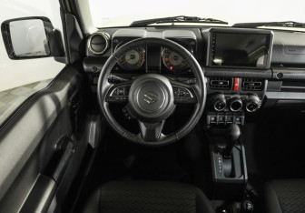 Подержанный автомобиль Suzuki Jimny 2021 года (11 фото)