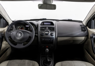 Подержанный автомобиль Renault Megane Sedan 2007 года (10 фото)