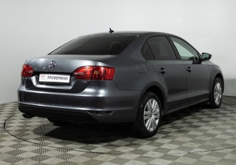 Подержанный автомобиль Volkswagen Jetta Sedan 2011 года (5 фото)