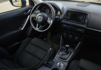 Подержанный автомобиль Mazda CX-5 2012 года (10 фото)