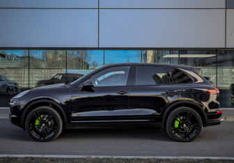 Подержанный автомобиль Porsche Cayenne 2015 года (7 фото)