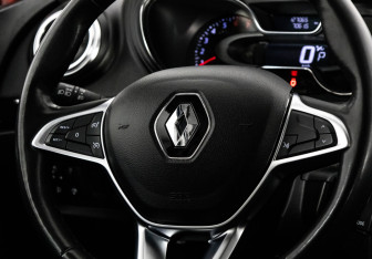 Подержанный автомобиль Renault Kaptur 2020 года (11 фото)