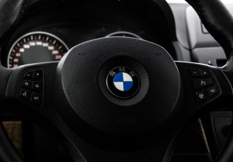 Подержанный автомобиль BMW X3 2008 года (11 фото)