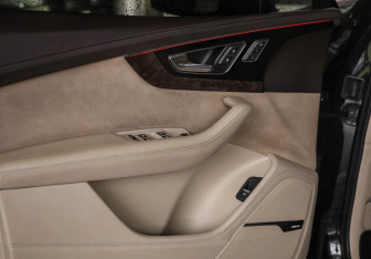 Подержанный автомобиль Audi Q7 2018 года (26 фото)